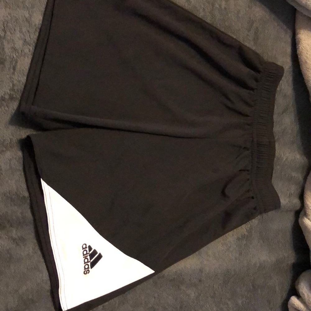 Adidas shorts😊